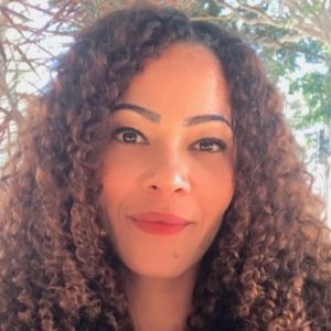Psicóloga Elizângela Belas de Almeida